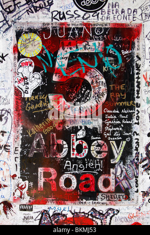 Graffiti außerhalb den berühmten Abbey Road Recording Studios in der Londoner St. John Wood Stockfoto