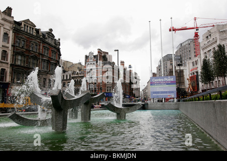 Centrepoint Brunnen auf Charing Cross Road in der Nähe von Oxford Street und Tottenham Court Road Stockfoto