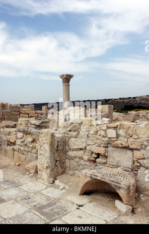 DIE ANTIKEN ÜBERRESTE DER CHRISTLICHEN BASILIKA IN KOURION AUF DER INSEL ZYPERN. Stockfoto