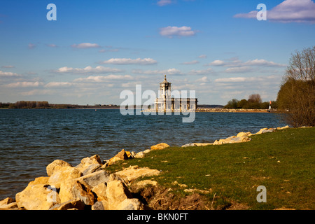 Ein Blick auf die Normanton-Kirche am Ufer des Rutland Water im Dorf von Edith Weston, Rutland, 1826-1829 Stockfoto