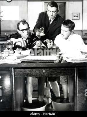 DAS RIVIERA TOUCH (1966) ERIC MORECAMBE, ARMAND MESTRAL, ERNIE KLUGE TTRT 003 P Stockfoto