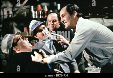 DAS RIVIERA TOUCH (1966) ERIC MORECAMBE, ERNIE WISE TTRT 007 Stockfoto