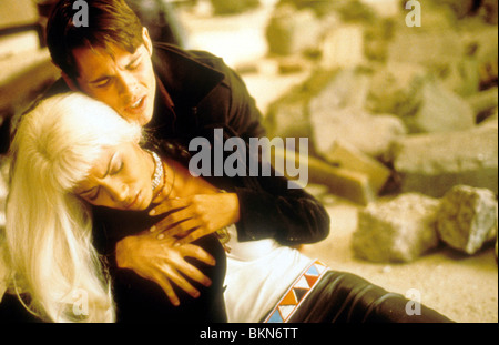 X-MEN (2000) HALLE BERRY, STURM, JAMES MARSDEN, CYCLOPS MENX 064 Stockfoto