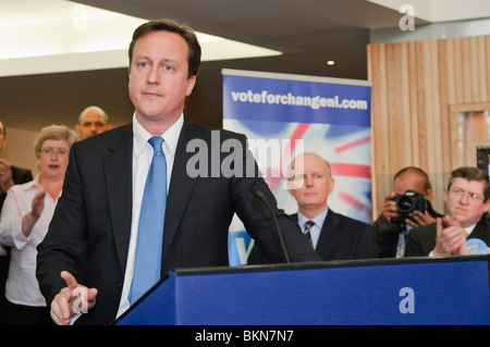 David Cameron bei einem Besuch in der Unionisten und konservativen, Belfast, vor die Wahl 2010. Stockfoto