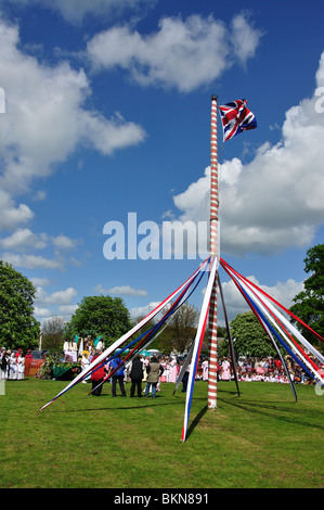 Der Maibaum, die Ickwell Mai Festivaltage, Ickwell grün, Ickwell, Bedfordshire, England, Vereinigtes Königreich Stockfoto