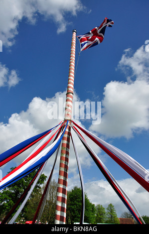 Der Maibaum, die Ickwell Mai Festivaltage, Ickwell grün, Ickwell, Bedfordshire, England, Vereinigtes Königreich Stockfoto