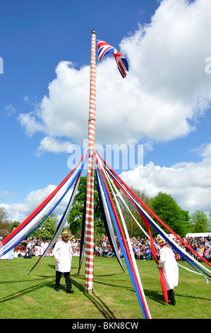 Der Maibaum, die Ickwell Mai Festivaltage, Ickwell grün, Ickwell, Bedfordshire, England, Vereinigtes Königreich Stockfoto