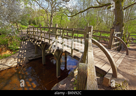 Winnie The Pooh-Brücke, wo das Spiel Pooh Sticks erfunden wurde. Ashdown Forest, Sussex, England, UK Stockfoto