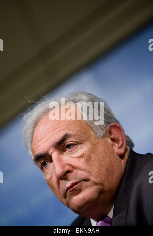 Internationalen Währungsfonds Fonds Verwaltung direkte Dominique Strauss - Kahn während einer Pressekonferenz. Stockfoto