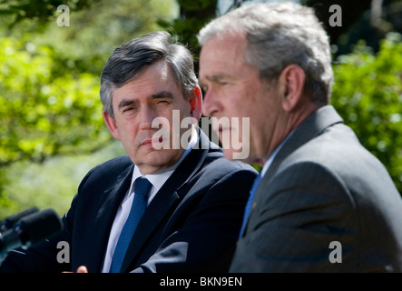 Präsident George w. Bush und der britische Premierminister Gordon Brown im Weißen Haus Stockfoto