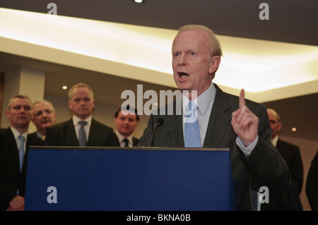 Reg Empey, Anführer der Conservative And Unionist Party, vor der Wahl 2010 Stockfoto