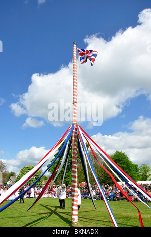 Der Maibaum, die Ickwell Mai Festivaltage, Ickwell grün, Ickwell, Bedfordshire, England, Vereinigtes Königreich Stockfoto