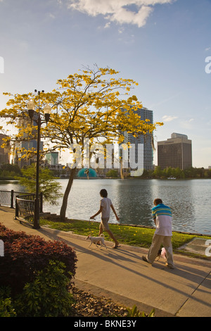 Park rund um Lake Eola in der Innenstadt von Orland Florida Stockfoto