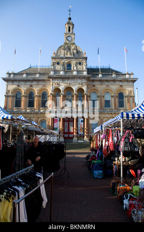 Corn Exchange, Ipswich, Suffolk am Markttag Stockfoto