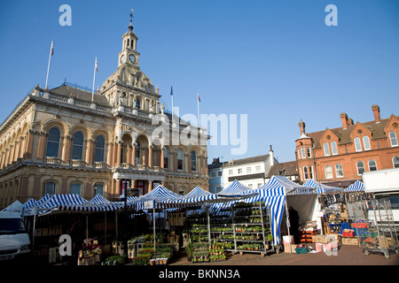 Corn Exchange, Ipswich, Suffolk am Markttag Stockfoto