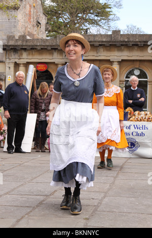 Beetlecrushers verstopfen und Step Dance Gruppe in Wells, Somerset UK am Maifeiertag 1. Mai 2010 Stockfoto