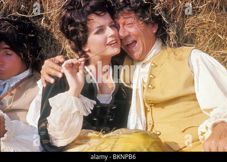 CARRY ON VERLIEREN SIE NICHT IHREN KOPF (1966) SID JAMES CDLH 025 Stockfoto