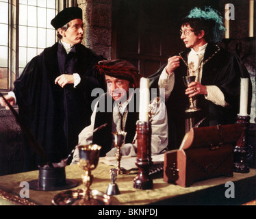 WEITERMACHEN SIE HENRY (1972) KENNETH WILLIAMS, SID JAMES, CHARLES HAWTREY COHY 002CP Stockfoto