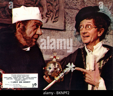 WEITERMACHEN SIE HENRY (1972) SID JAMES, CHARLES HAWTREY COHY 006FOH Stockfoto