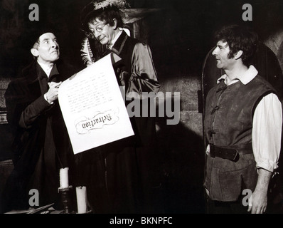 WEITERMACHEN SIE HENRY (1972) KENNETH WILLIAMS, CHARLES HAWTREY COHY 007P Stockfoto