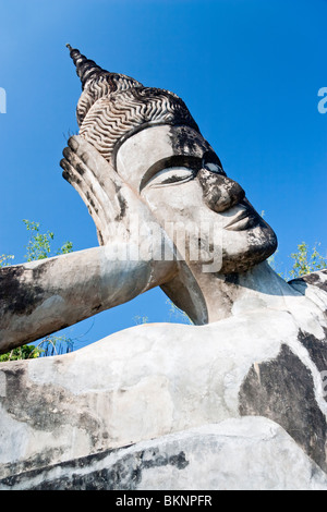Großen liegenden Buddha, Xieng Khuan Buddha Park, Vientiane, Laos Stockfoto