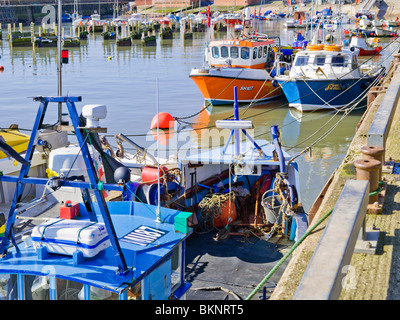 Fischerboote Boot am Kai Bridlington Harbor East festgemacht Yorkshire England UK Vereinigtes Königreich GB Großbritannien Stockfoto