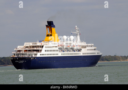 Saga Saga Pearl II Abfahrt Southampton England Südengland Urlaub Kreuzfahrtschiff Stockfoto