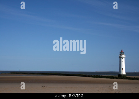 New Brighton Leuchtturm bei Ebbe, Wallasey, Wirral, Merseyside, UK Stockfoto