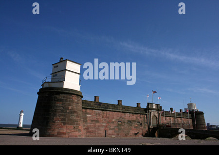 Fort Perch Rock und Leuchtturm am New Brighton, Wirral, Wallasey, Merseyside, Großbritannien Stockfoto