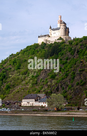 Marksburg Schloss in der Nähe von Braubach am mittleren Rhein Stockfoto