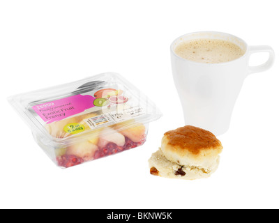 Obstsalat mit Scone und Skinny Latte Stockfoto