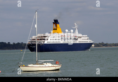 Saga Saga Pearl II Abfahrt Southampton England Südengland Urlaub Kreuzfahrtschiff Stockfoto