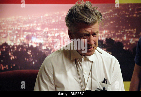 AUF ON FESTGELEGT (ALT) DREHARBEITEN (ALT) O/S "INLAND EMPIRE" (2006) DAVID LYNCH (DIR) INEM 001-09 Stockfoto