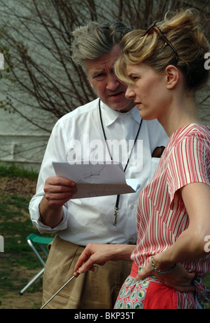 ON SET (ALT) DREHARBEITEN (ALT) O/S "INLAND EMPIRE" (2006) LAURA DERN, DAVID LYNCH (DIR) INEM 001-13 Stockfoto