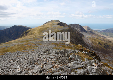 Die Aussicht auf den Gipfel des Cadair Idris, Penygadair, aus dem benachbarten Gipfel des Mynydd Moel Stockfoto