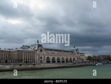 Musee d'Orsay Schuß von der Pont Royal, Paris, Frankreich. Stockfoto