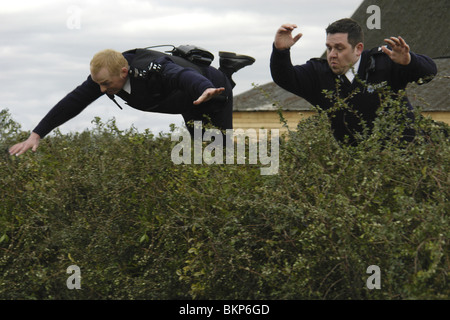 HOT FUZZ (2007) SIMON PEGG, NICK FROST FUZZ 002-06 Stockfoto