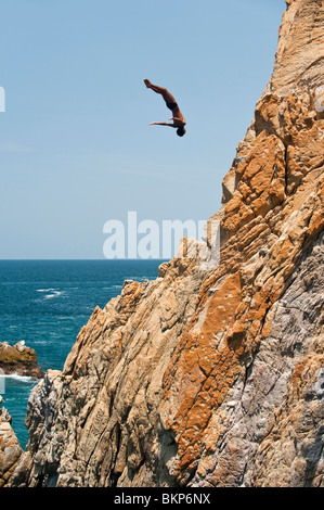 La Quebrada Klippenspringer in Aktion, Acapulco, Mexiko Stockfoto