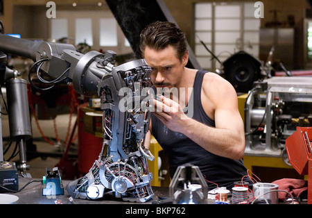 IRON MAN (2008) TERRENCE HOWARD, JON FAVREAU, ROBERT DOWNEY JR JON FAVREAU IMN 001-02 Stockfoto