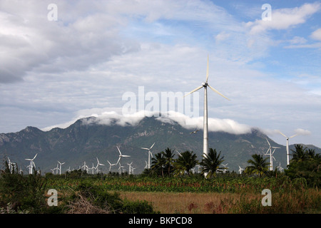 Windpark in der ländlichen Gegend von Thirunelveli, Tamilnadu, Indien, Asien Stockfoto