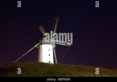 Die alte restaurierte Mehl Windmühle am Nacht - Skerries Mills, North County Dublin, Irland Stockfoto