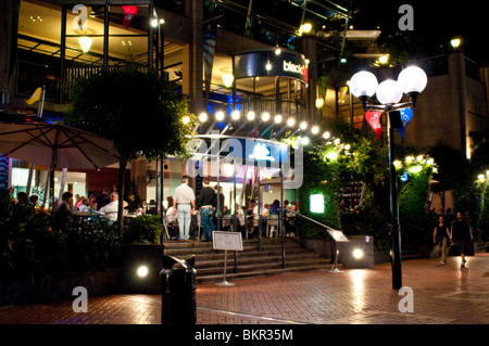 Darling Harbour Promenade in der Nacht, Sydney, Australien Stockfoto