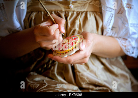 Russland, Gebiet Leningrad, Podporozhsky. In Mandrogy, ein Handwerk Dorf am Fluss Svir. Malerei. Stockfoto