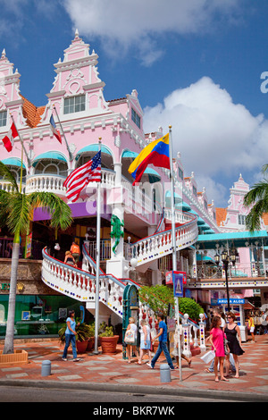 Die Straßen mit niederländischen Architektur in Oranjestad, Aruba, Niederländische Antillen, Karibik. Stockfoto