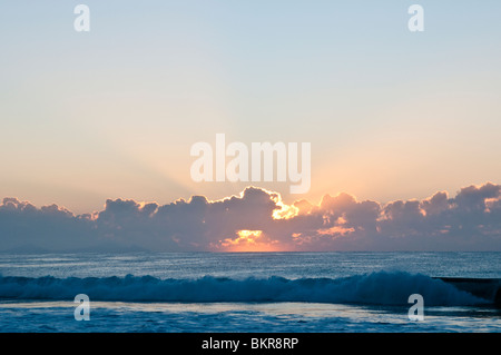 Sonnenaufgang am Strand, Hawks Nest, NSW, Australien Stockfoto