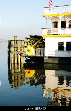 ALEXANDRIA, Virginia - Historische Paddle Wheel boat die Kirschblüte angedockt an der Marina in der Altstadt von Alexandria Stockfoto