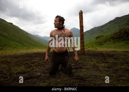 VALHALLA RISING (2009) MADS MIKKELSEN NICOLAS REFN (DIR) 002 WICKLUNG Stockfoto