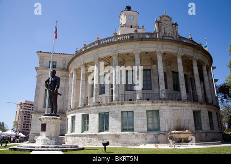 Statue von George Merrick außerhalb Coral Gables Rathaus, Coral Gables Florida Miami Stockfoto