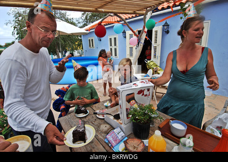 Willemstad, Curaçao Plantagenhaus de Hoop ist Heimat der niederländischen Beck-Familie. Import-Niederländisch werden lokal als Makamba bezeichnet. Stockfoto