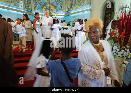 Curacao, Otrobanda, die erste Heilige Kommunion ist Celibrated während Christi Himmelfahrt. Stockfoto